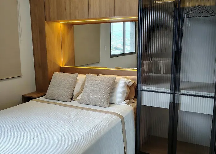 Com Piscina, Academia, Coworking E Segurança 24h. Apartamento Porto Alegre