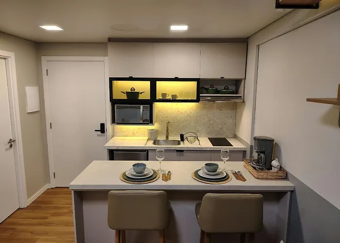 Com Piscina, Academia, Coworking E Segurança 24h. Apartamento Porto Alegre
