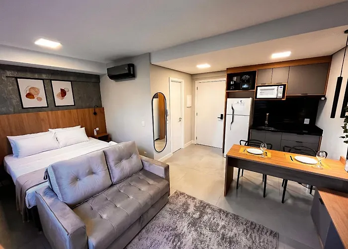 Com Piscina, Academia, Coworking E Seguranca 24h. Porto Alegre