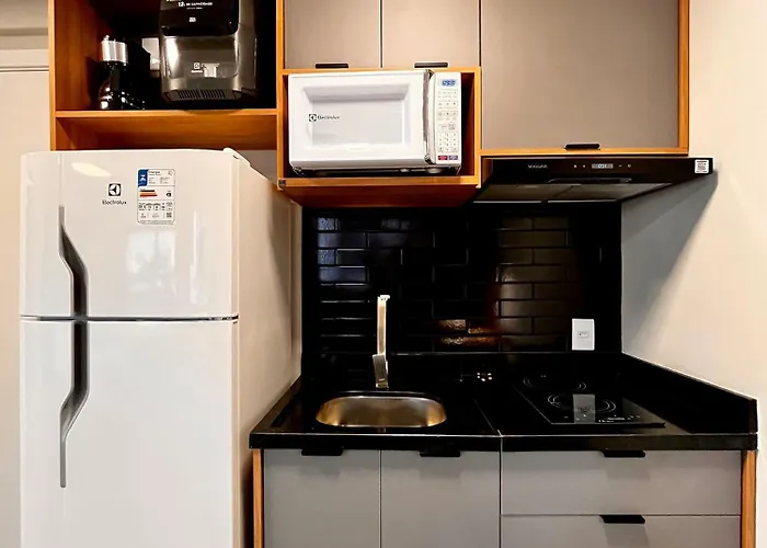 Com Piscina, Academia, Coworking E Seguranca 24h. Porto Alegre